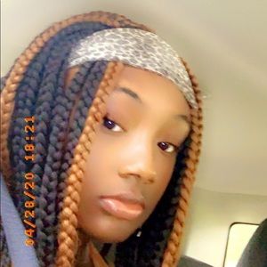 Meet your Posher, Chanel